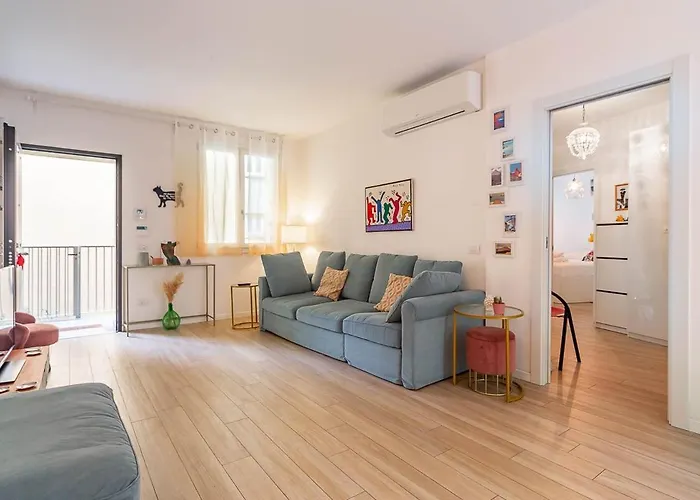 Historic Center-Navigli Private Terrace 4 Pax Wifi