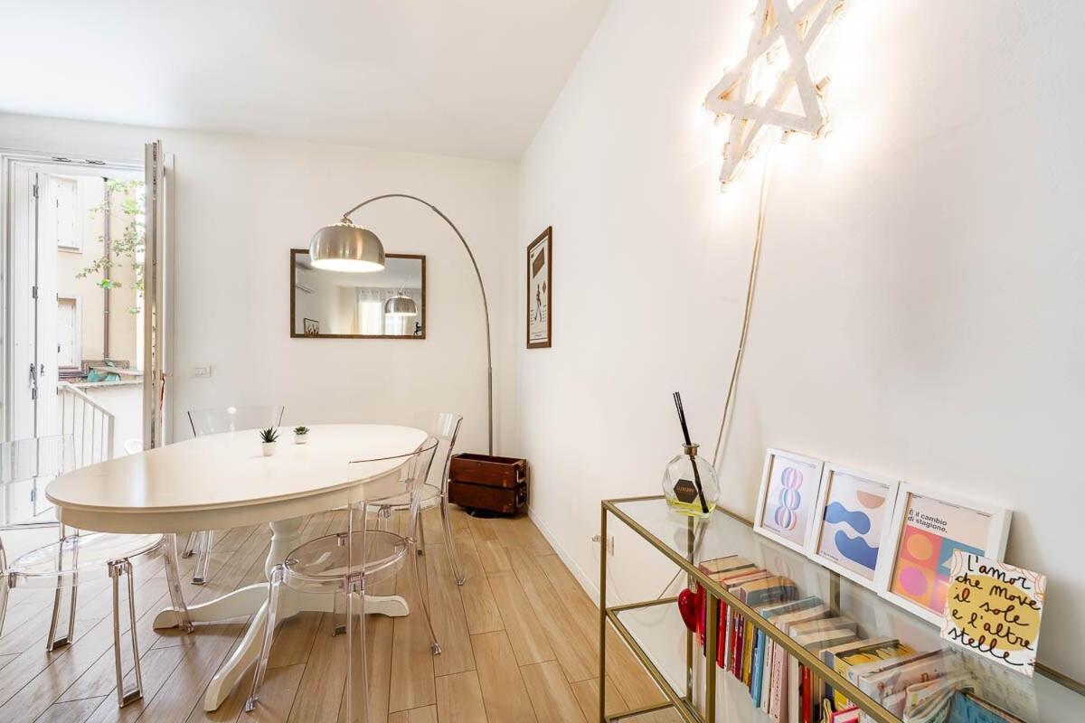 Historic Center-navigli Private Terrace 4 Pax Wifi * Mailand