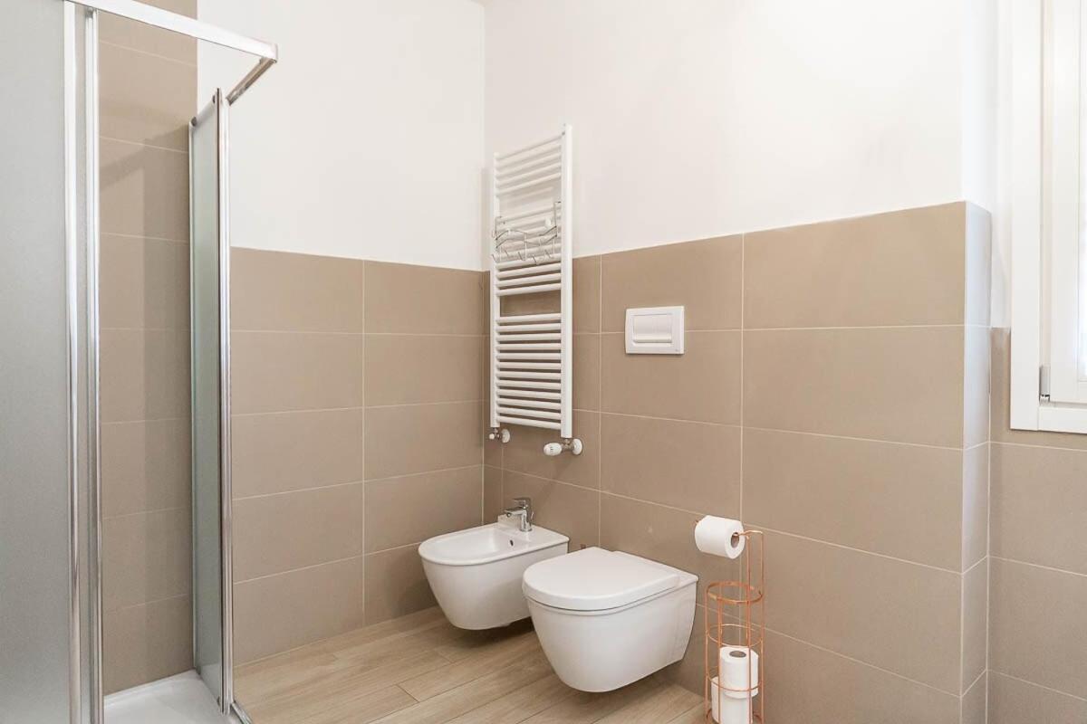 Historic Center-navigli Private Terrace 4 Pax Wifi Apartment